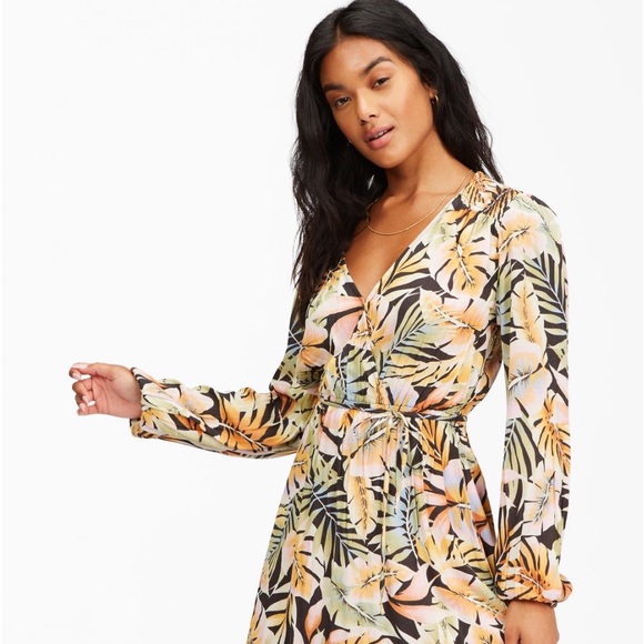 Billabong Dresses & Skirts - 🆕 Billabong Romance Mini Dress